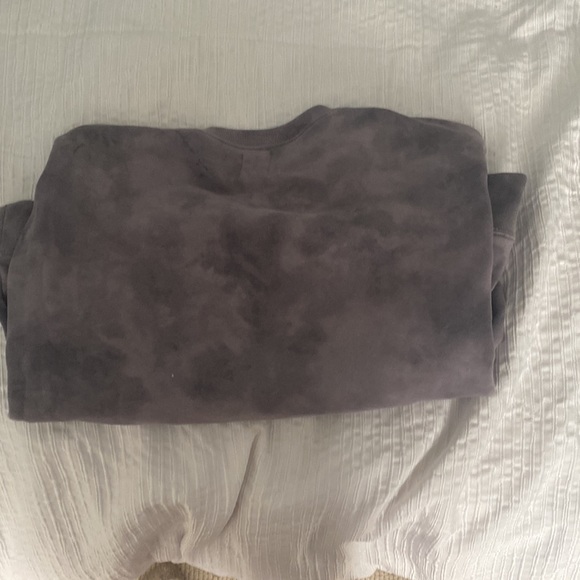 New Arden’s grey tie dye crewneck. - Picture 4 of 4